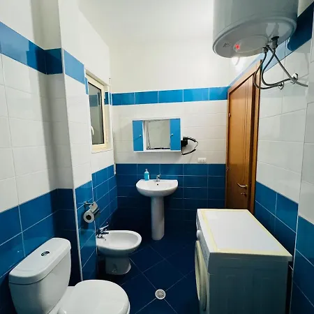 Phoenix Apartment Lungomare- Great Location فلورا